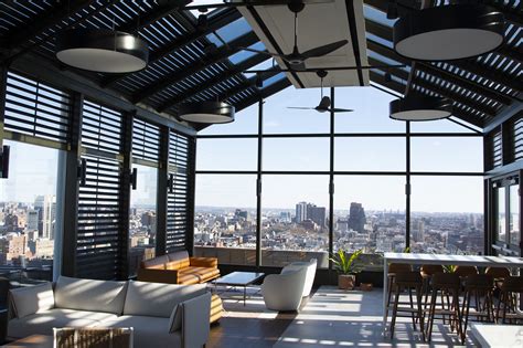Columbia Loung
