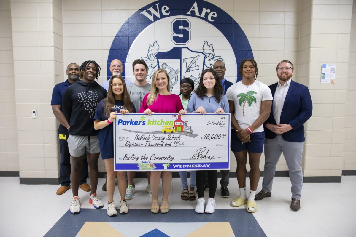 Parker S Kitchen Makes 100 000 Fueling The Community Donation To Parker S Kitchen Makes 100 000 Fueling The Community Donation To
